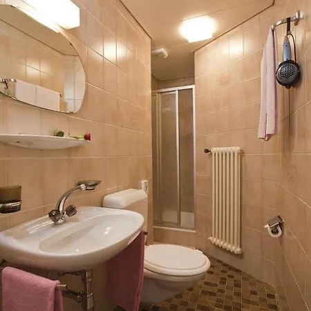 Al Hotel 2*